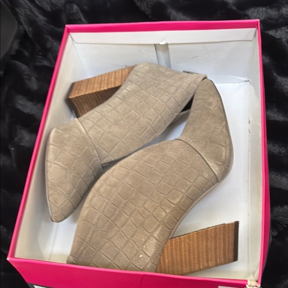 Vince Camuto Shoes - Vince Camuto Shady Grey Suede Croco Heels